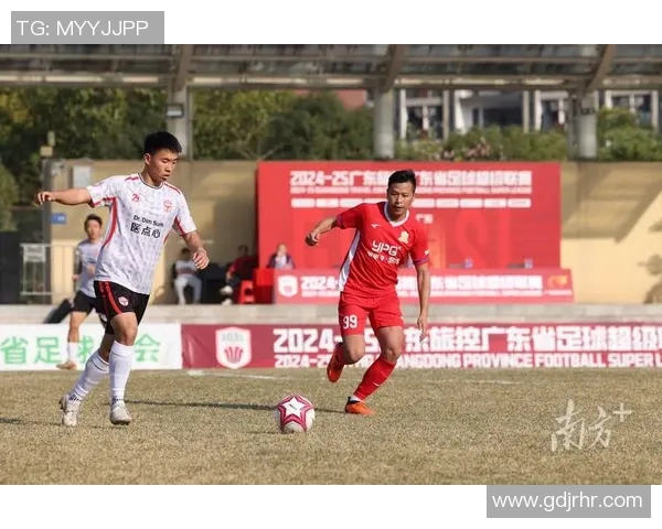 深入分析深圳足球队边路渗透战术的特点与应用策略